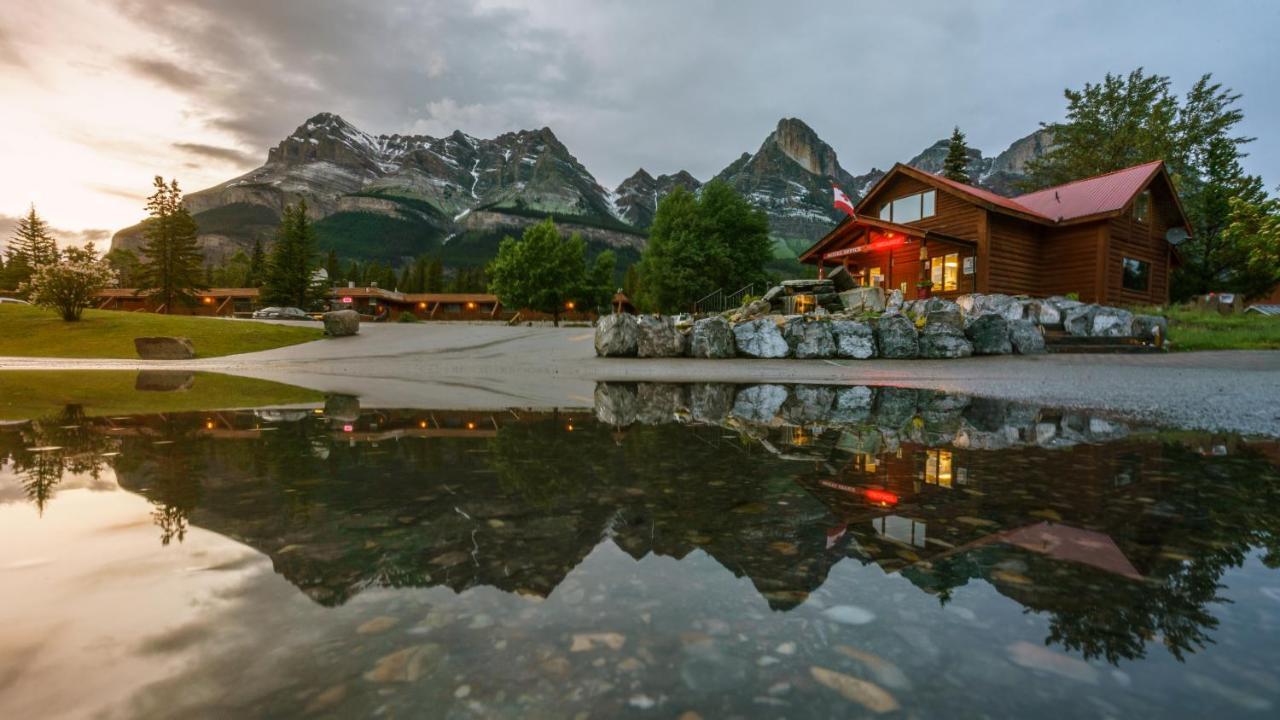 The Crossing Hotel Saskatchewan River Crossing Luaran gambar